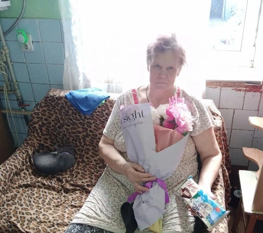 «Поздравляем с Днем рождения!»
 
В ОБУСО «КЦСОН Медвенского района» продолжается добрая традиция поз