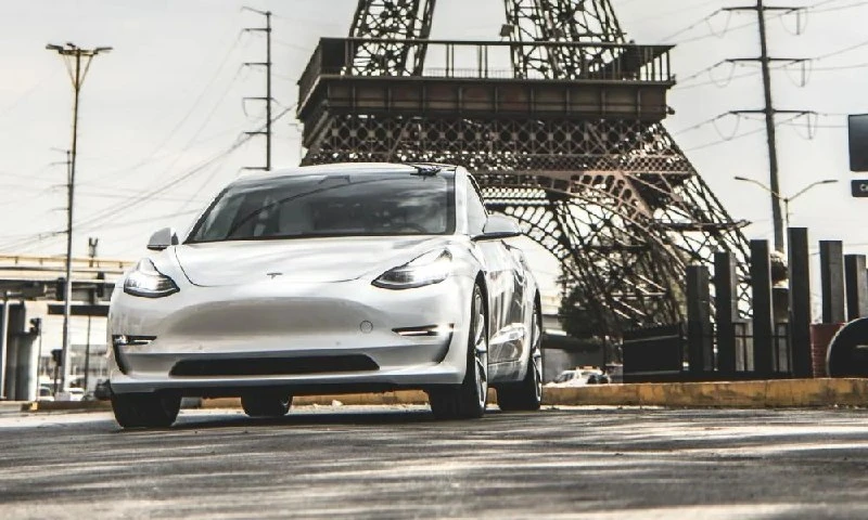 Электрички рвут европейский авторынок ⚡

На фоне роста цен на топливо продажи электромобилей по итог