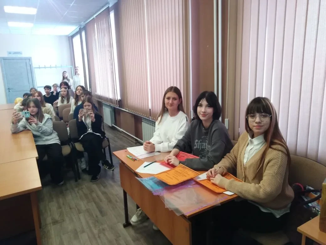 Расскажем об очередном отчётом концерте театральных команд 🎭 05.02 "Театр у микрофона": наше предста