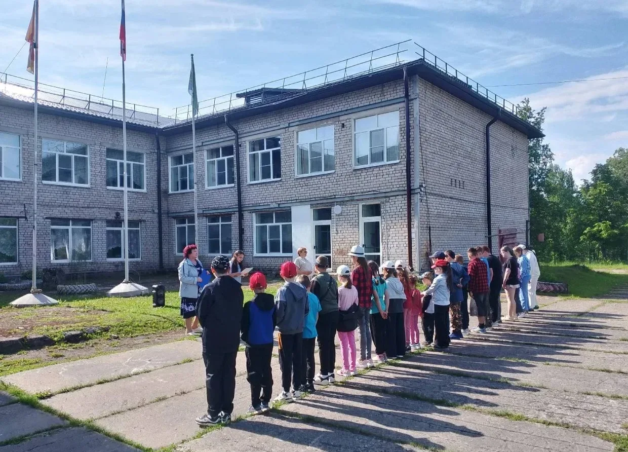 Первый рабочий (и весёлый) день в лагере труда и отдыха МОУ Бологовской СОШ. 🛠⚽