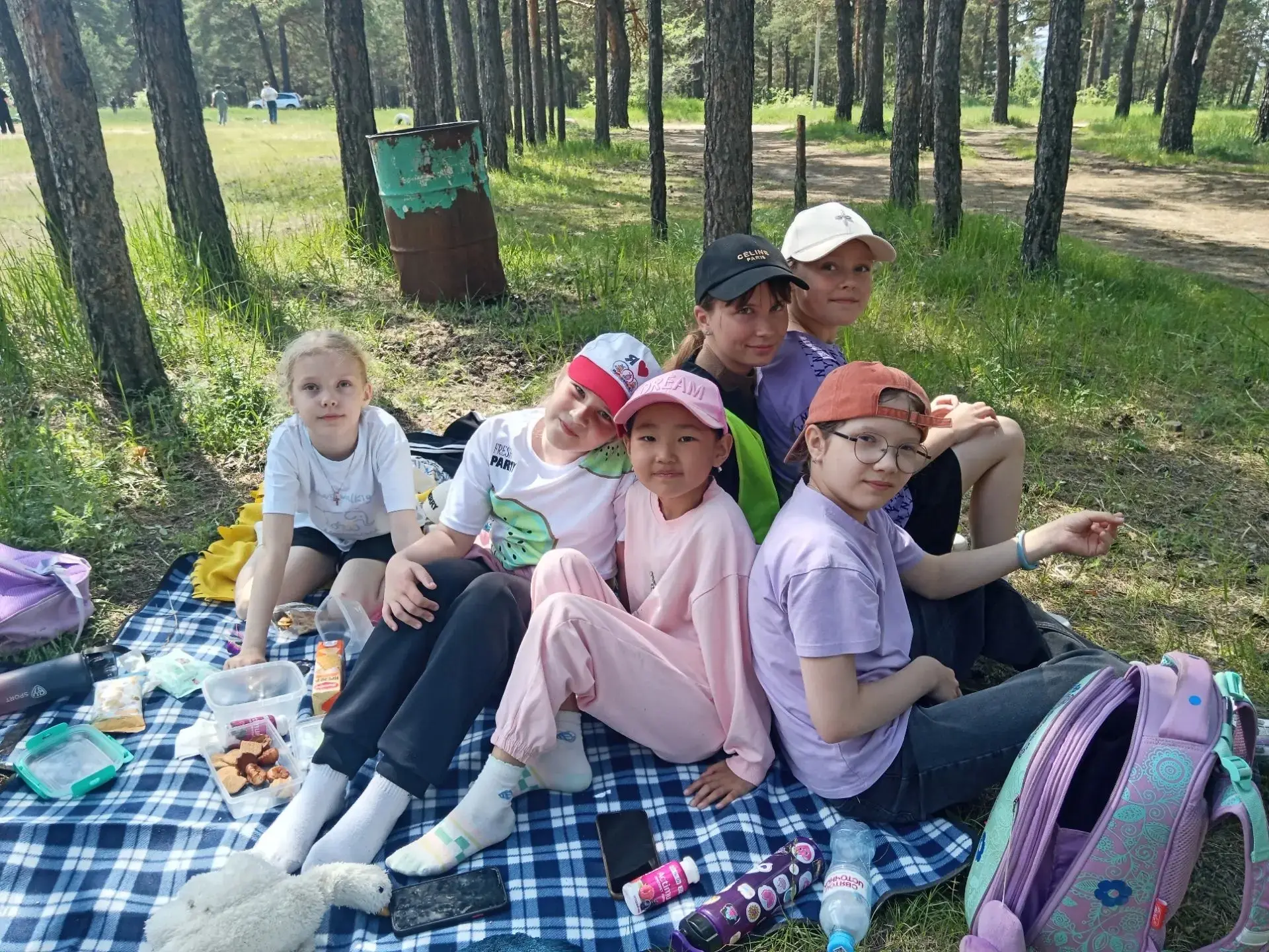 День на свежем воздухе! 🌳☀️

Вчера наш прикольный лагерь "Город детства" отправился в увлекательное