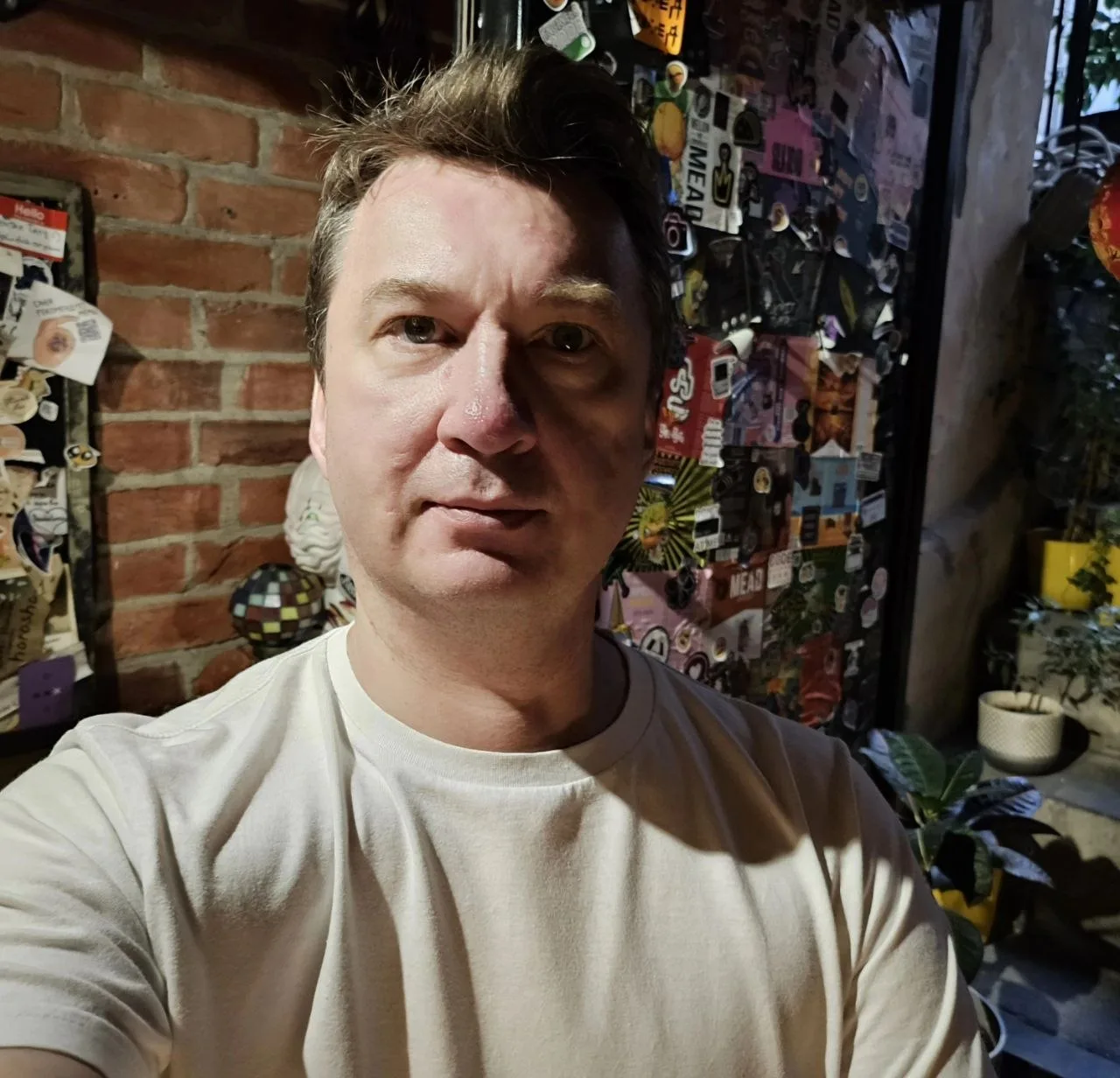 На стене больше порядка, чем в голове,