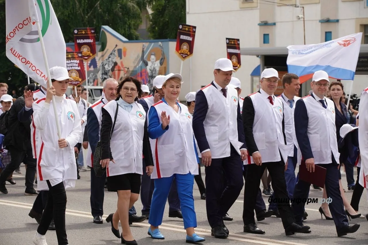 Дорогие коллеги, с Днем медицинского работника!

Каждый год в этот день я испытываю особые чувства. 