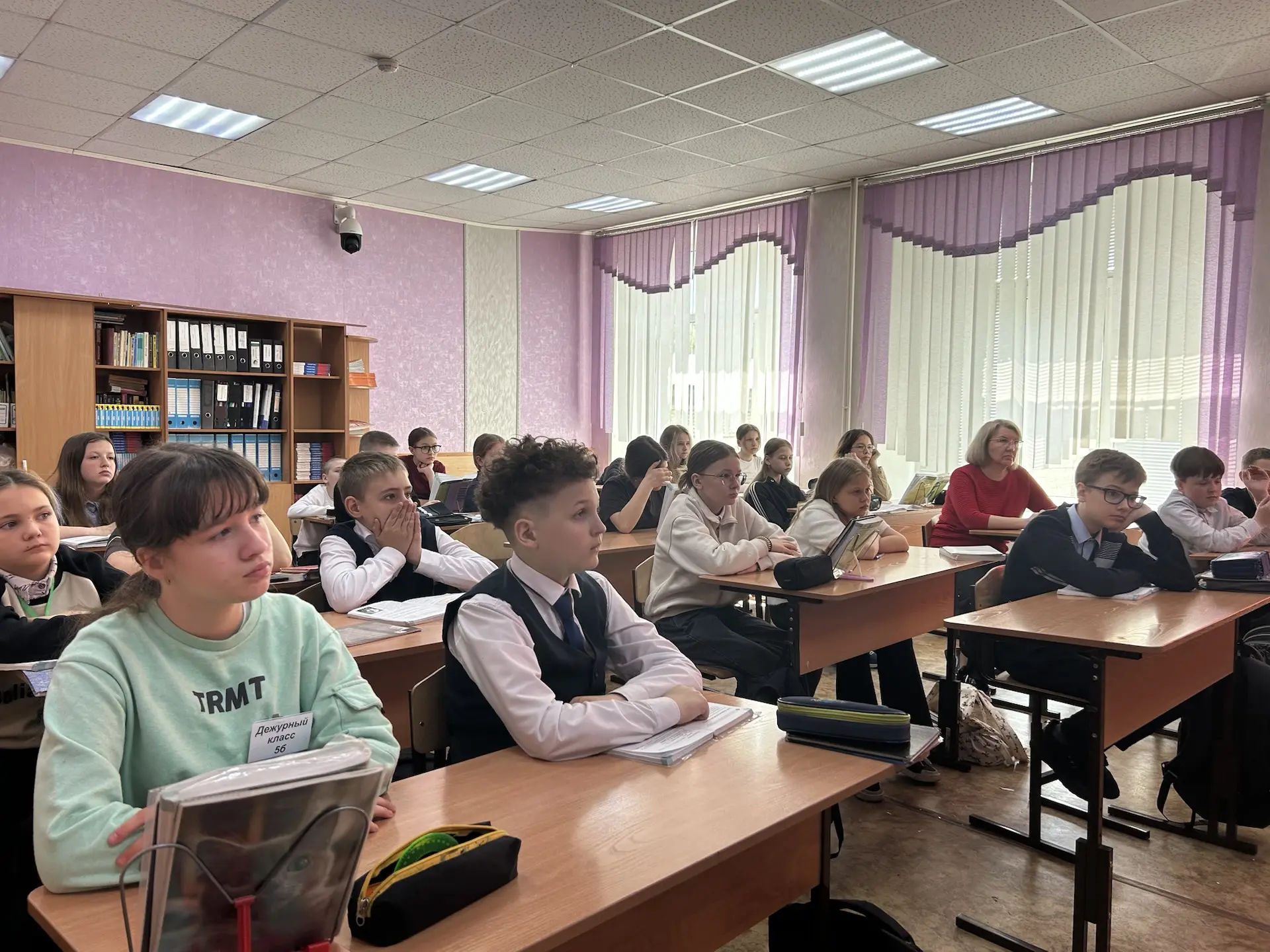 В рамках проведения месячника «Уступи дорогу поездам!» сотрудником линейной полиции была проведена б