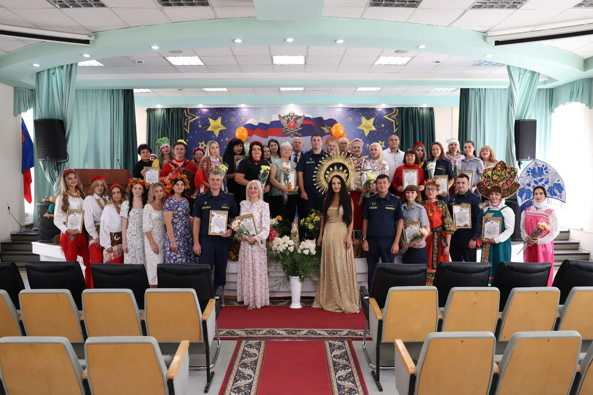 В ГУФСИН Кузбасса 14-й раз подряд прошла выставка «Дары осени», где урожай с приусадебн...
