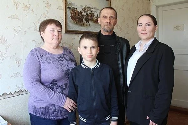 Дорогие земляки! В День семьи, любви и верности хочу рассказать вам о наших лунинских с...