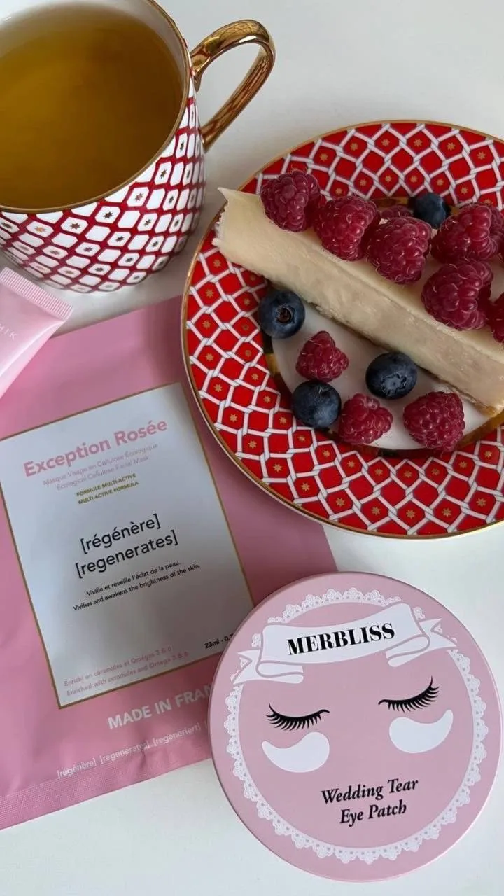 💗🧖🏼‍♀️СОВЕТЫ КРАСОТЫ ОТ УСПЕШНЫХ ЖЕНЩИН

✨Спи на шёлковой наволочке и обязательно на спине. Таким