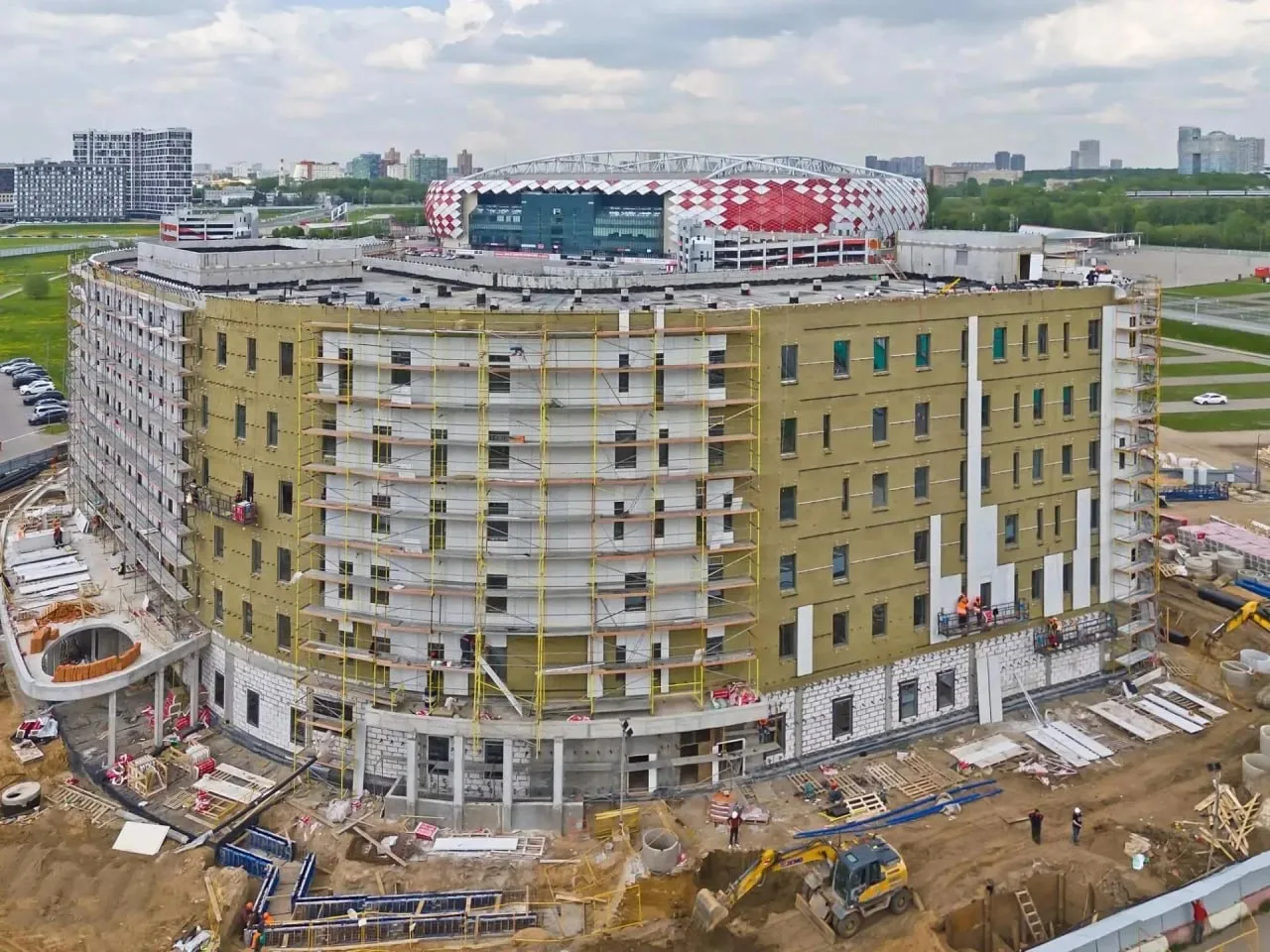🏥 На Волоколамском шоссе начали облицовку нового Центра спортивной медицины

На стройплощадке рядом