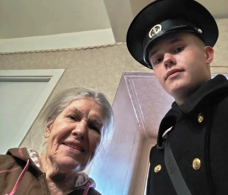 🎖️ Курсанты Морской технической академии имени адмирала Д.Н. Сенявина по доброй традиции поздравили 