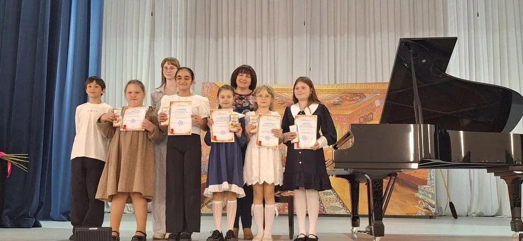 🎹 В классе преподавателя объединения «Фортепиано» Косульниковой Р. К. прошло родительс...