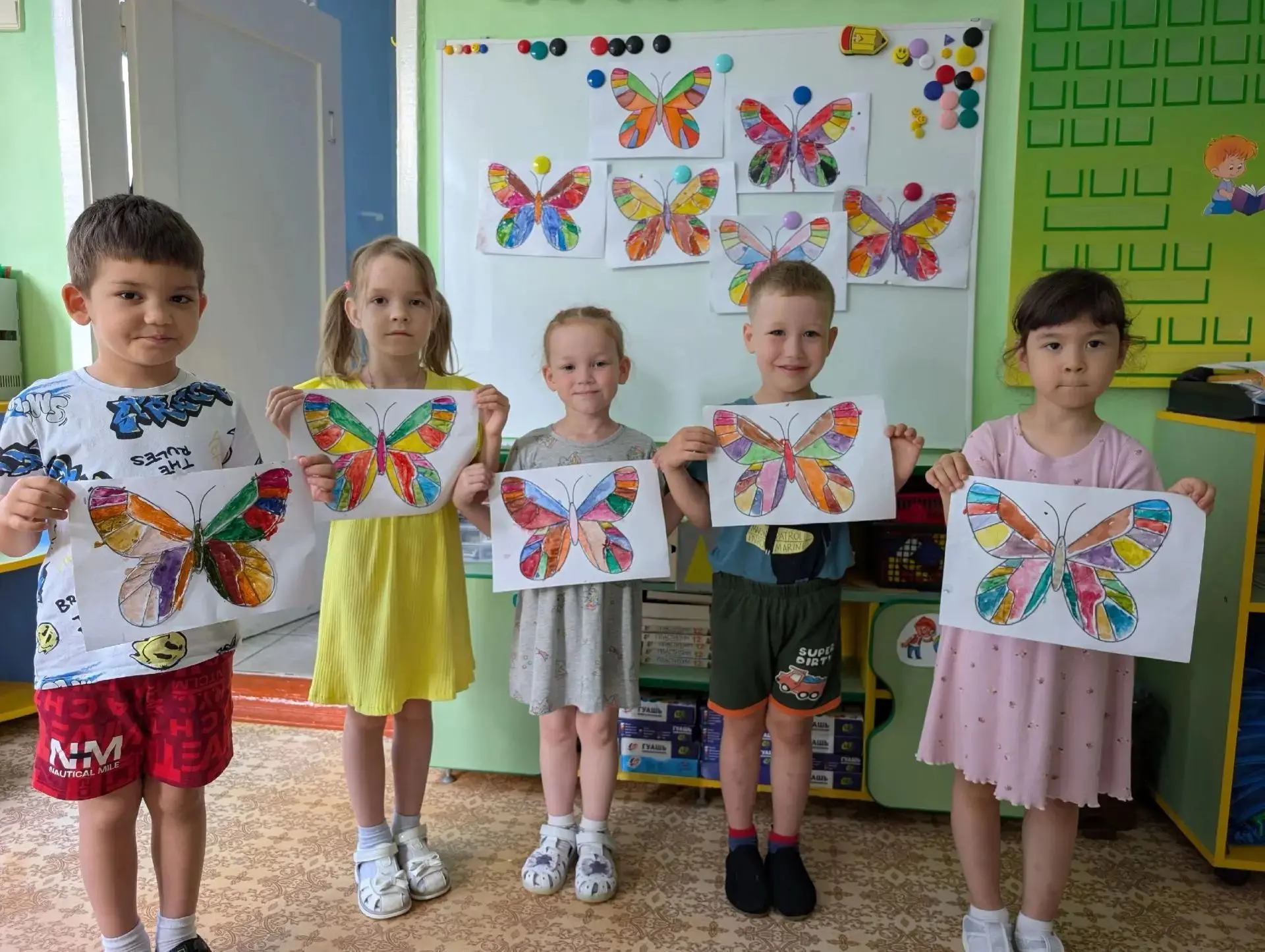 Одним из приемов, направленных на создание условий для творческого самовыражения ребенк...