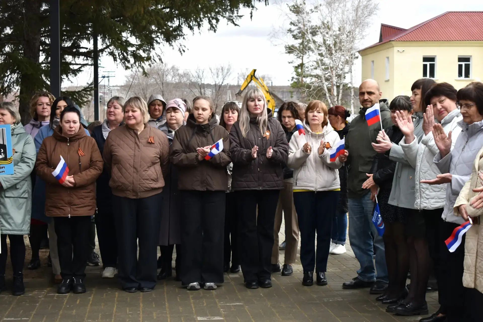 Председатель Совета народных депутатов, секретарь местного отделения Единой России Вале...