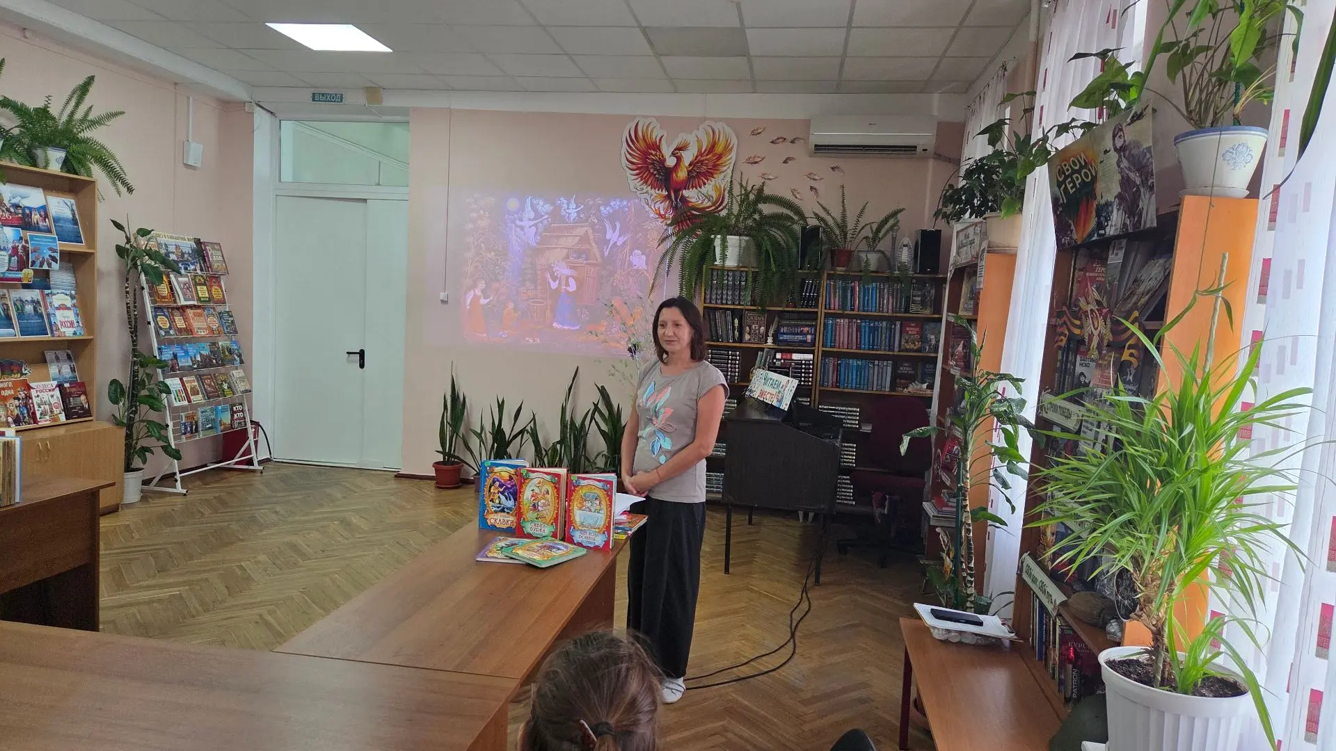 ЧТЕНИЕ - ДЕЛО СЕМЕЙНОЕ

Есть отличная старая традиция - собираться всей семьёй и читать вслух полюби