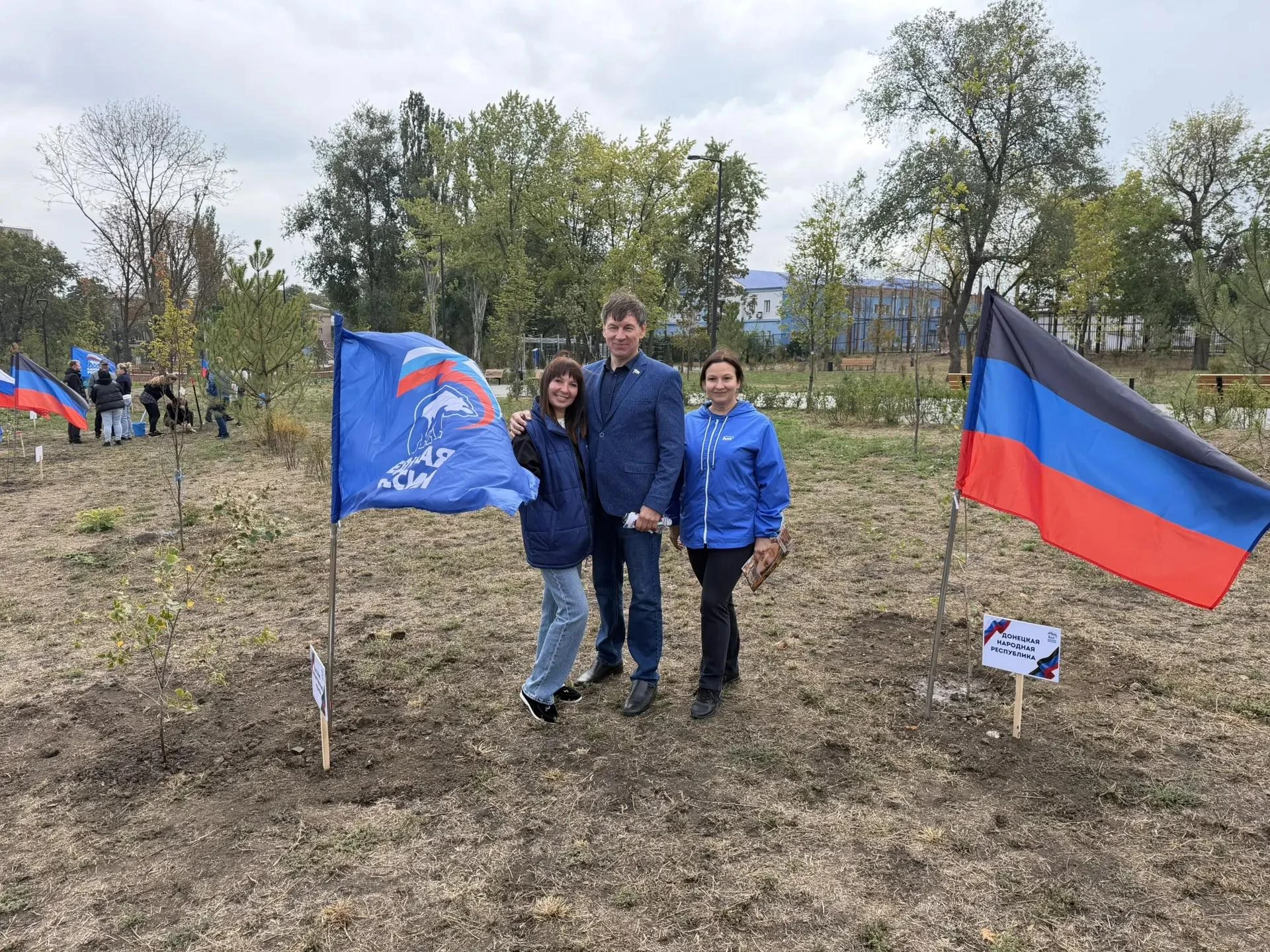 🌳 Сегодня, в День воссоединения Донбасса с Россией, мы заложили новую аллею жизни.
