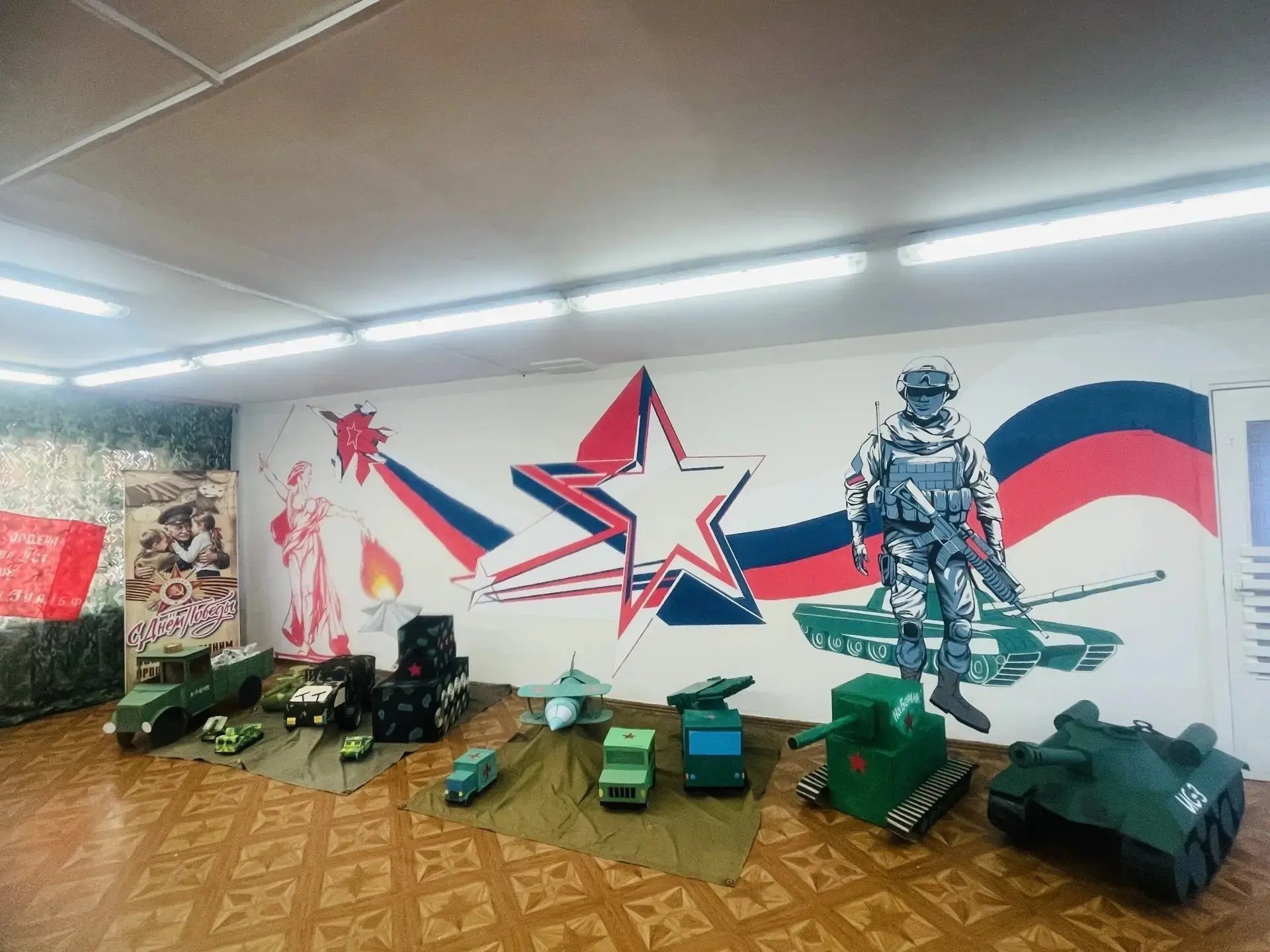Боевая слава и семейное творчество: в «Золушке» открыли музей памяти  В детском саду «Золушка» откры