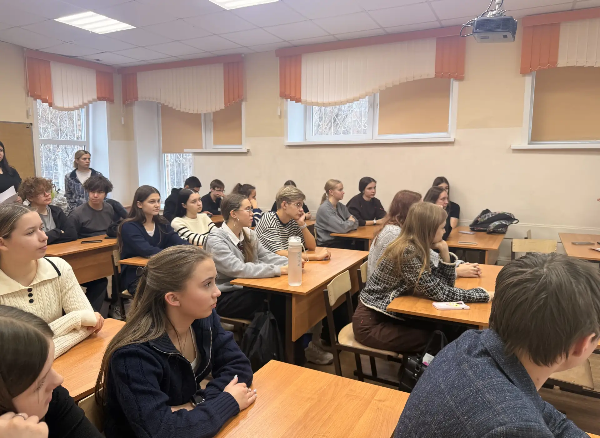 Выбираем будущее вместе! 🎓🌍 В нашей школе прошли важные профориентационные встречи для учеников 10 и