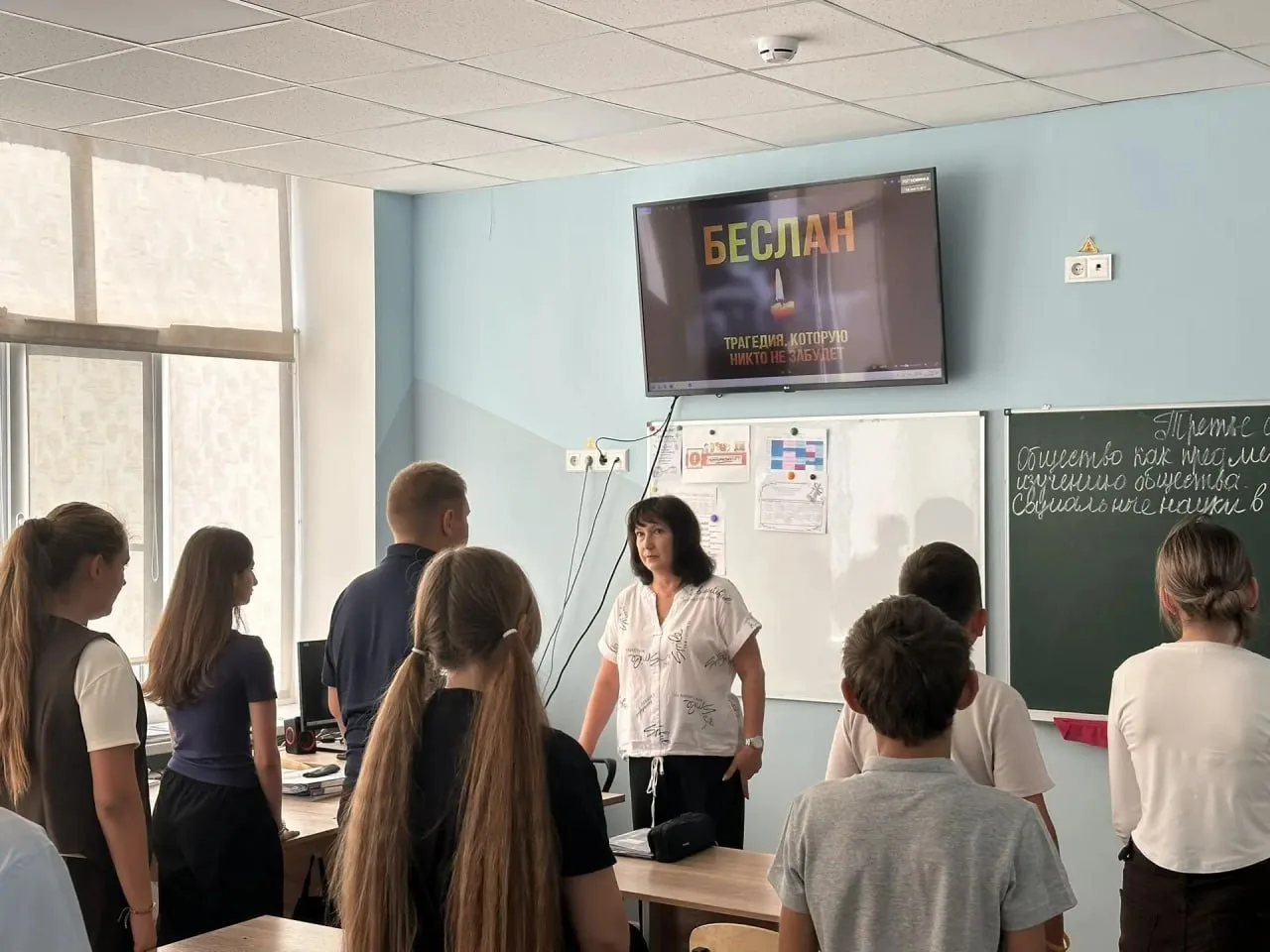 В Володарской школе № 2 прошла лекция, приуроченная ко Дню солидарности в борьбе с терр...