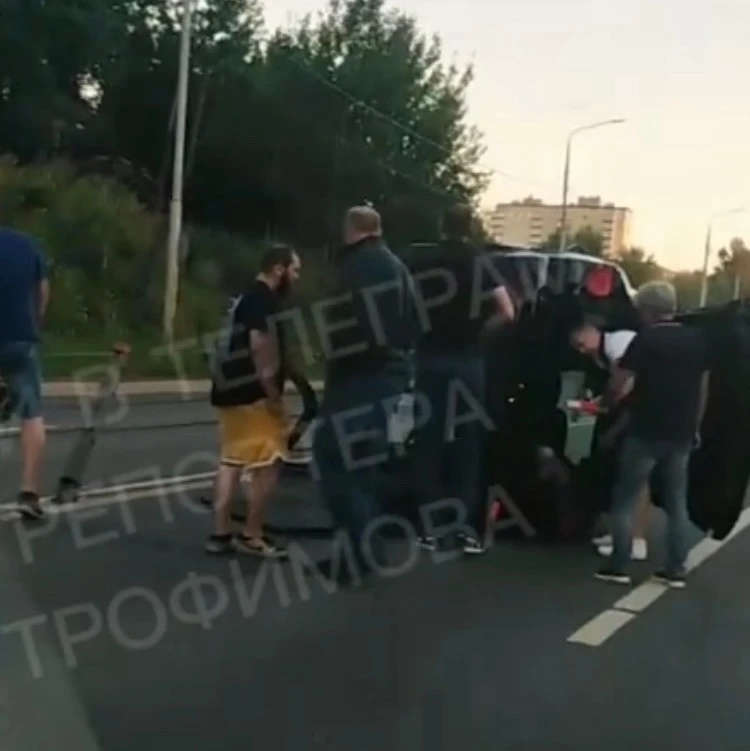 В районе ПМК перевернулась машина.

И снова на троссовом ограждении