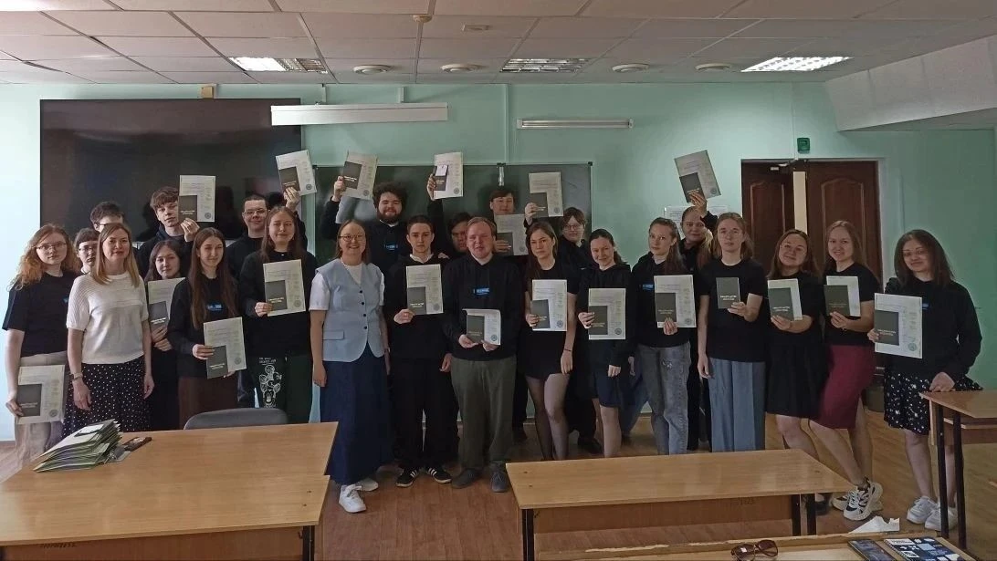 🥐🍸Студенты 1 и 2 курсов ФПТ освоили профессии «Бармен» и «Кулинар мучных изделий  Ребята обучались 
