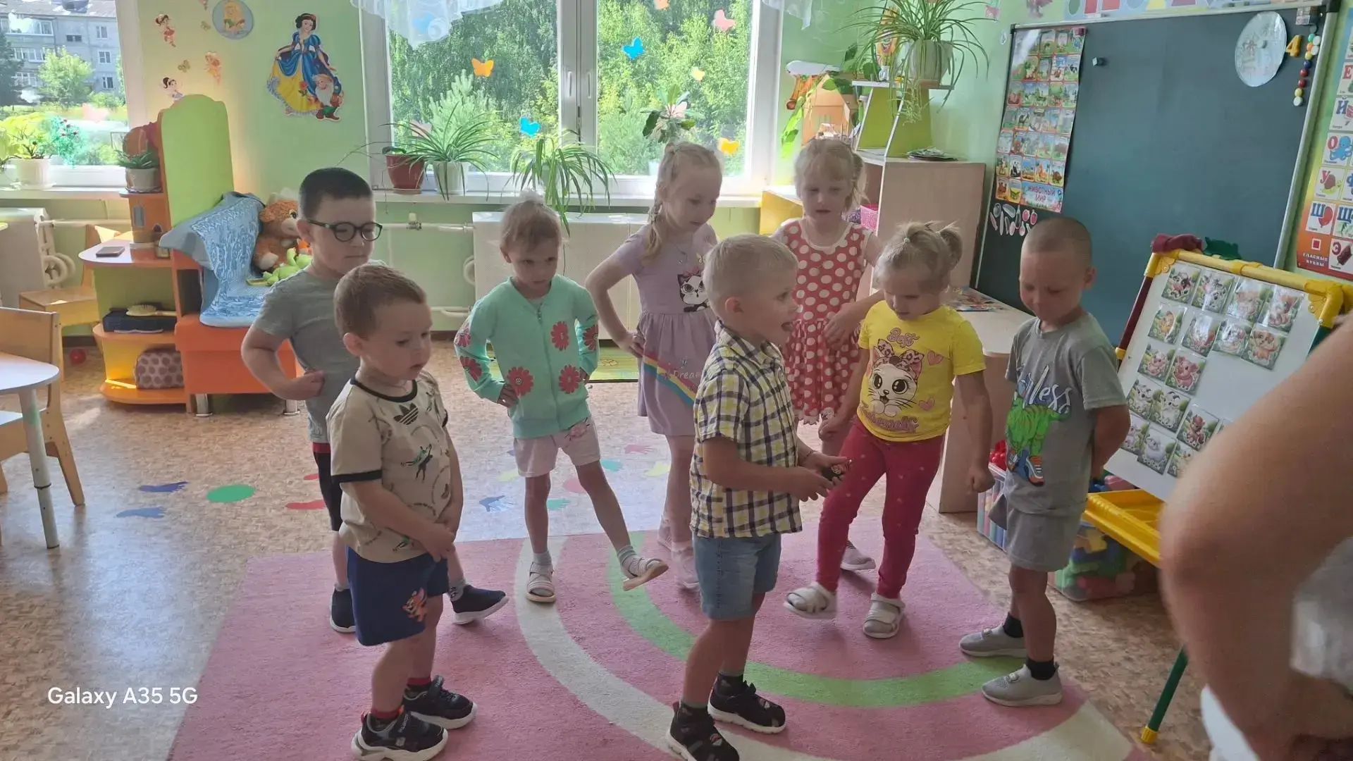 А сегодня в группе "Акварельки" самый сладкий и добрый праздник -День сладкоежек!!! 🍨🍨🍨
Ребята  у