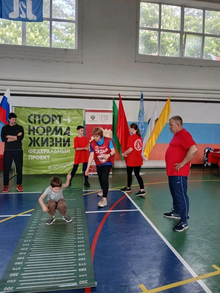 👨‍👩‍👧‍👦 Семейный спорт — хорошая традиция  В спортивной школе «ЮНОСТЬ» прошёл фестиваль ВФСК ГТО сре