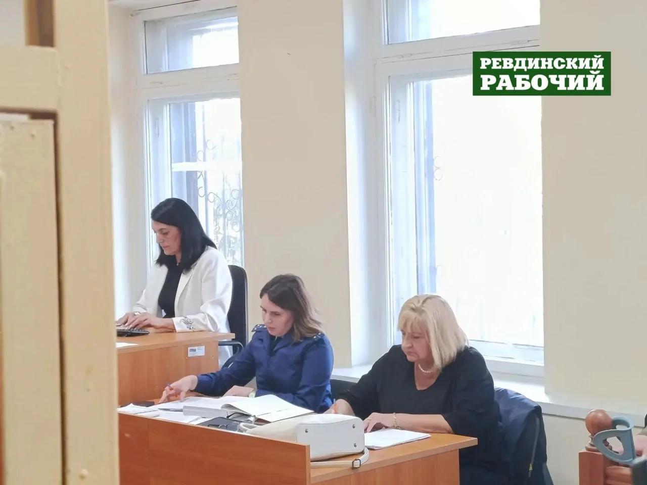 Сторона обвинения зачитывает доказательства. К делу также приобщили характеристику Алек...