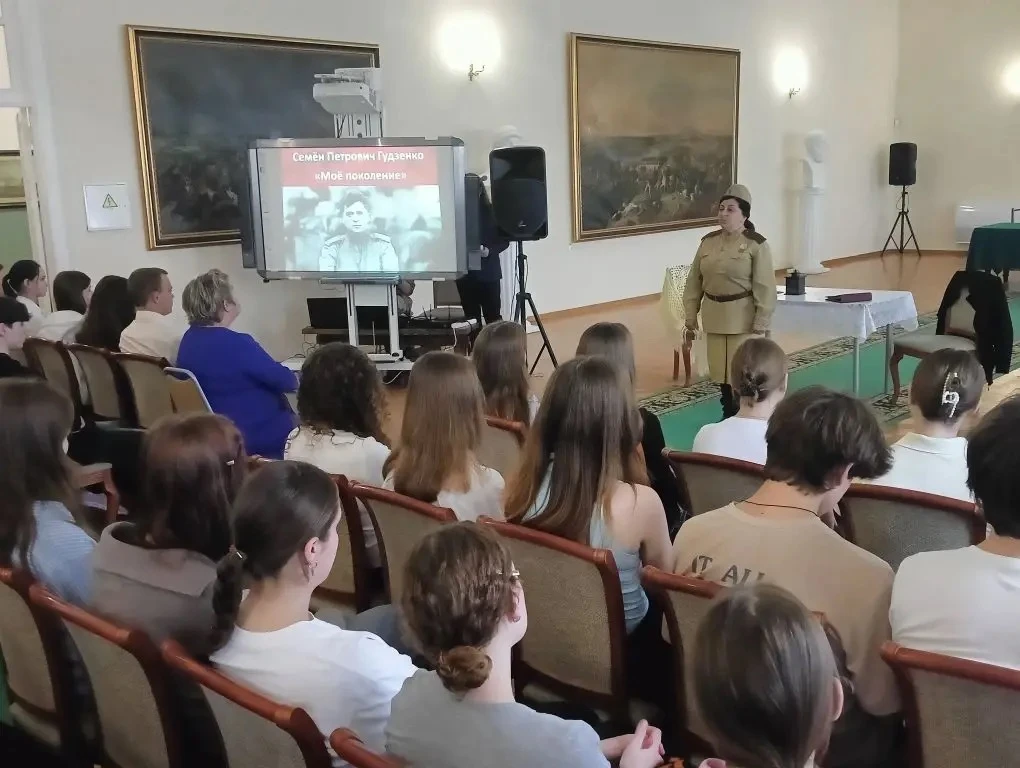 #МАОУСОШ22 | Верьте нам! Ждите нас!  Учащиеся 9–11 классов МАОУ СОШ № 22 побывали на литературно‑муз
