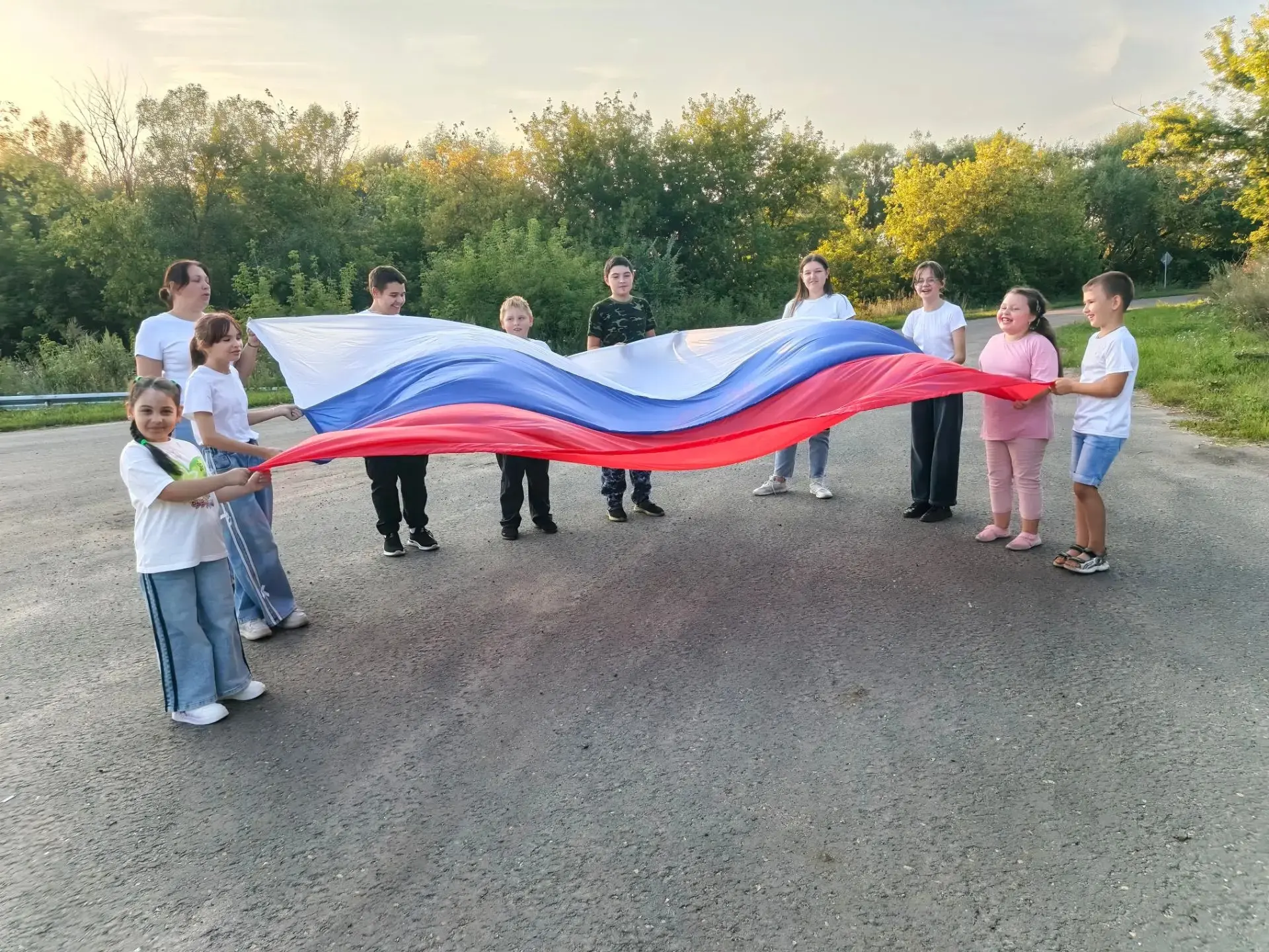 22 августа на территории Маратовского СДК прошёл праздничный флешмоб, посвящённый  Дню ...