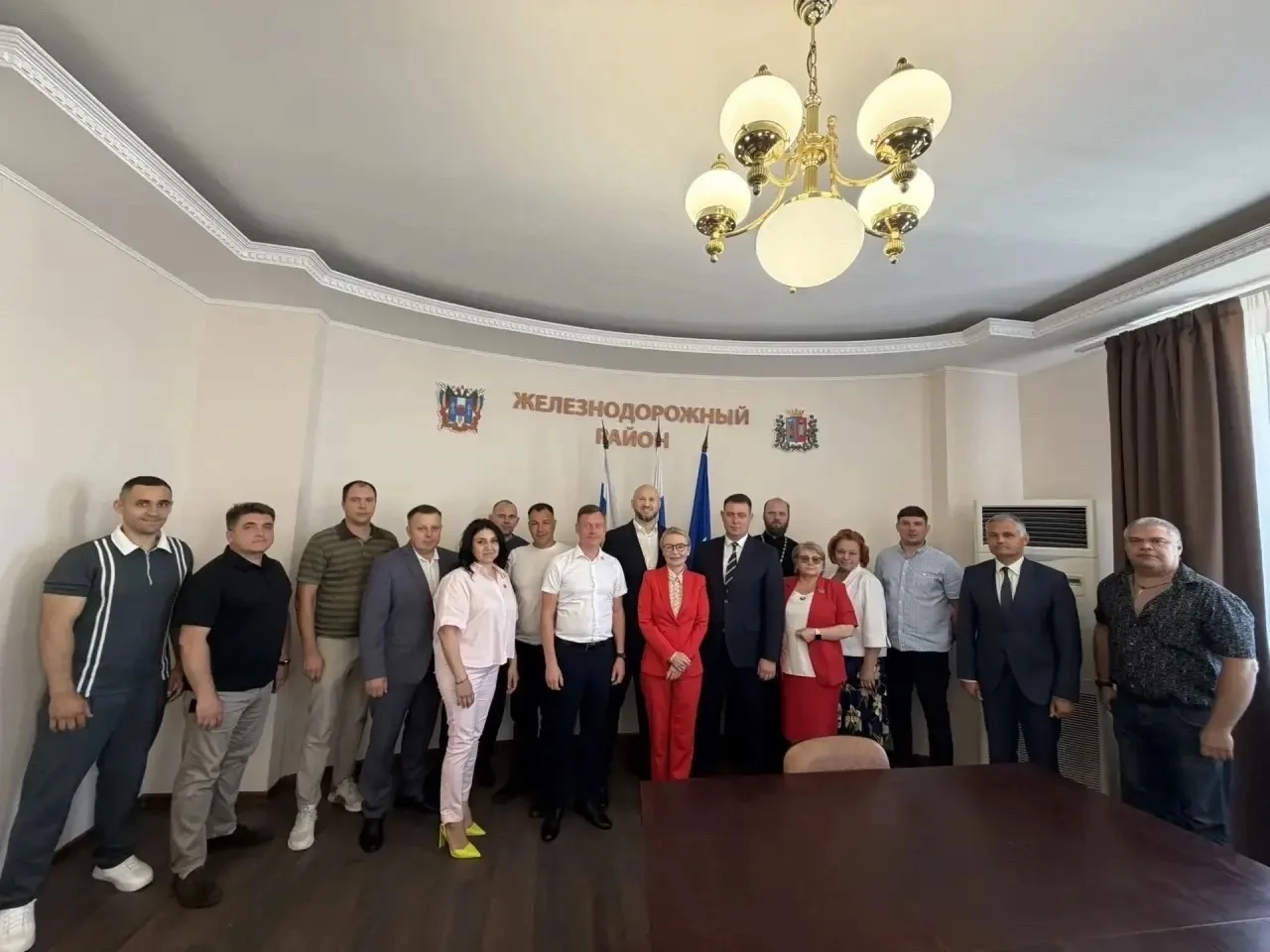 Лаза Дмитрий Андреевич познакомился с активом Совета отцов Железнодорожного района.
Димитрий Андреев