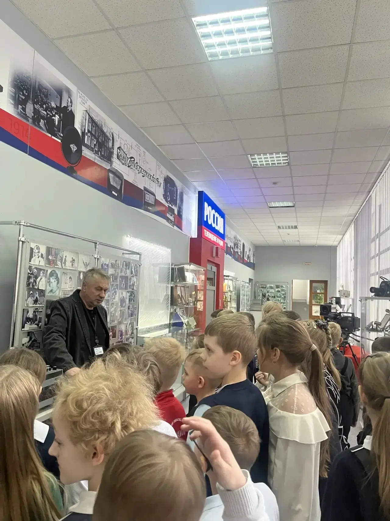 24 марта студия ГТРК "Алтай" распахнула свои двери для учеников ЗА класса, предложив им захватывающе