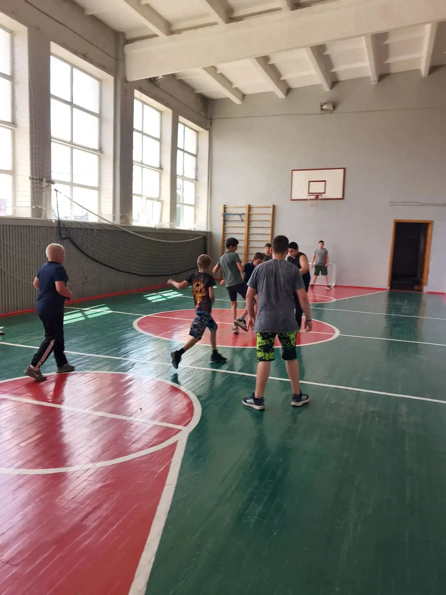 ☀ Сегодня в нашем лагере прошёл яркий и познавательный День спорта! Особое внимание было уделено ком