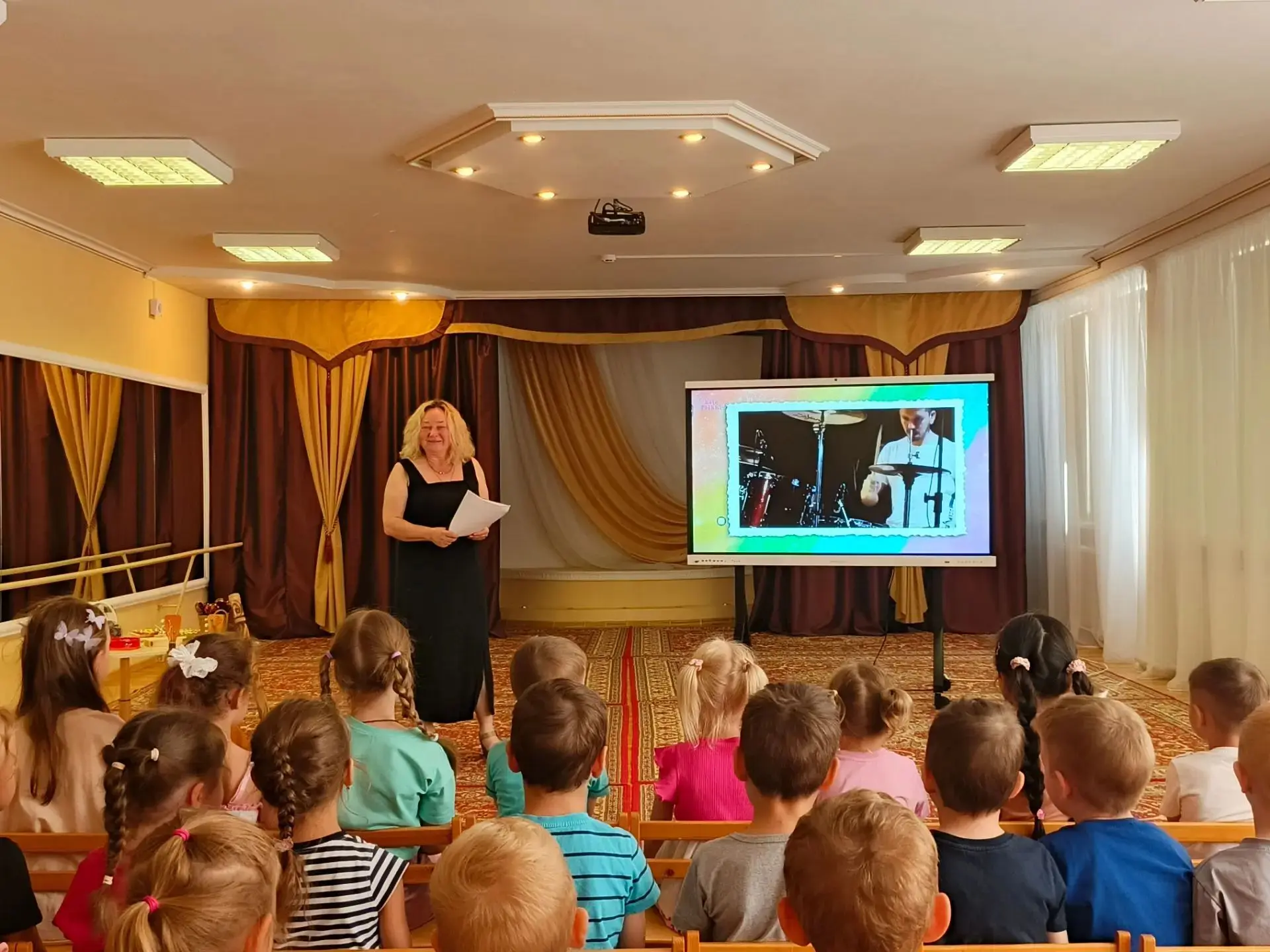 В  нашем детском саду прошла познавательная музыкальная викторина на тему «Музыкальные инструменты».