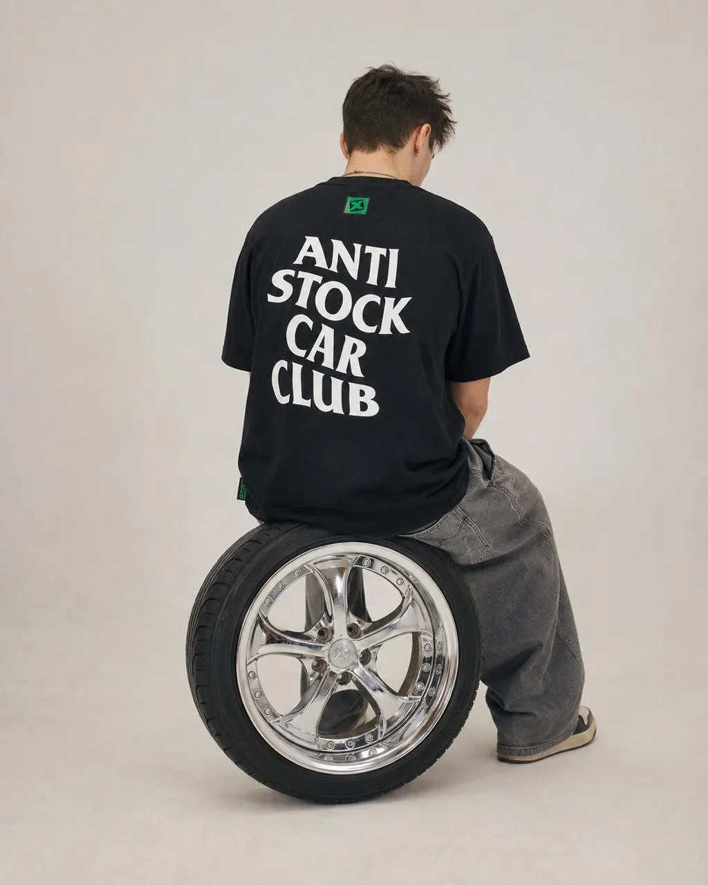 Футболка Anti stock car club для нас уже давно стала базой, которая всегда быстро исчезает с наших п
