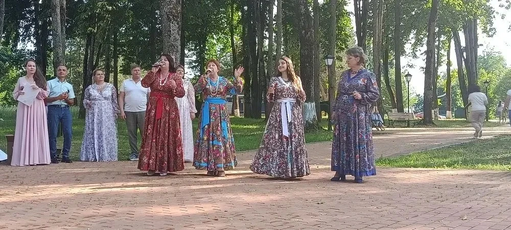 📢 В честь Дня России: фестиваль народного творчества

12 июня 2026 года вокальный коллектив «Поющие