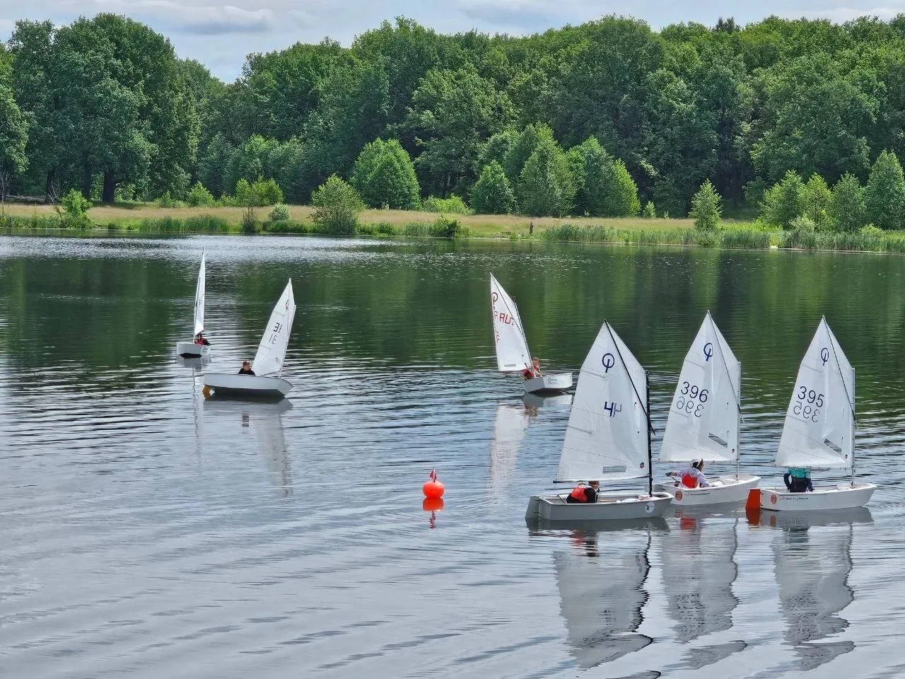 Ветер, волна и полная свобода! ⛵ Приводите детей в секцию парусного спорта ФОК «ОКА» — ...