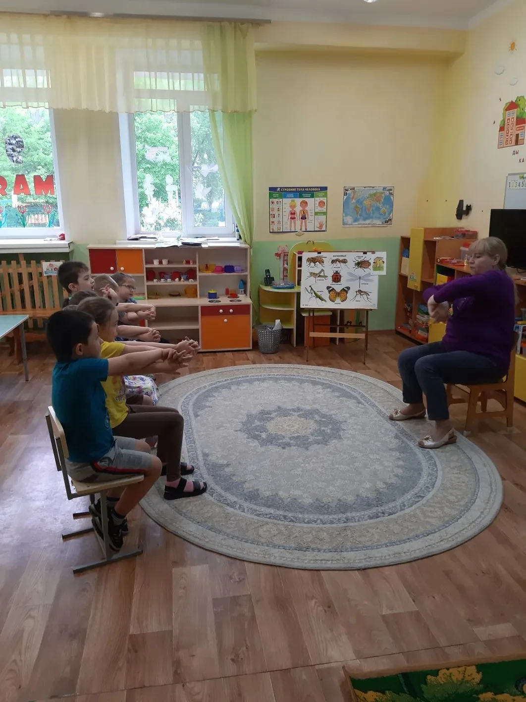 В работе с детьми с нарушениями речи педагоги логопедической группы используют здоровье...