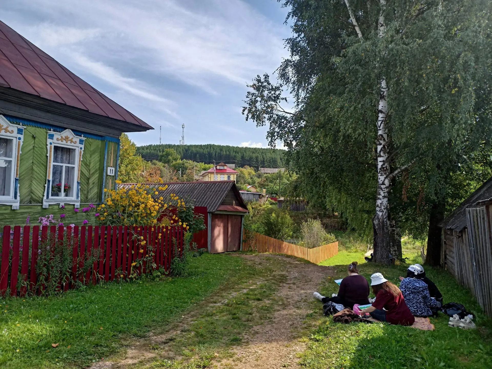 Сейчас у 4-го курса — пленэр. Это не просто практика, а время, когда мы снова учимся см...