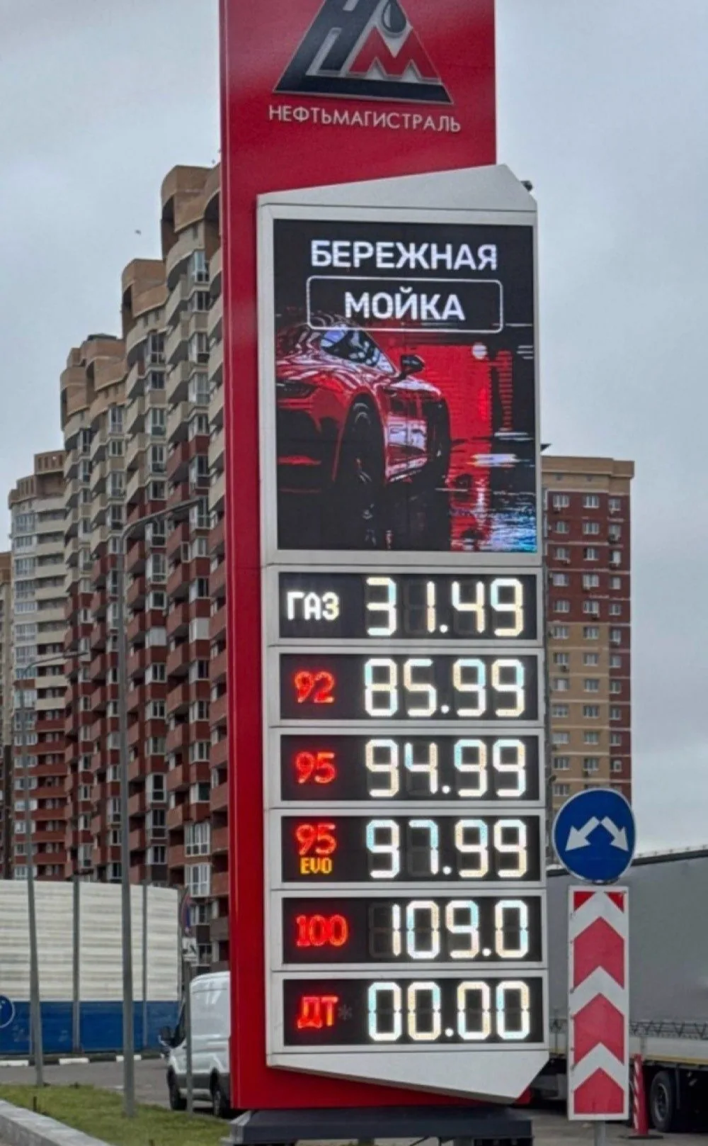Не устану повторять, что между лояльностью и мотивацией — пропасть.
 
Лояльность — осознанное решени