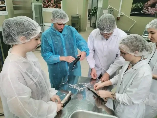 Курсы «Обработчик рыбы» завершены! 🎓🔪

Студенты стройотрядов успешно прошли обучение и вчера сдали