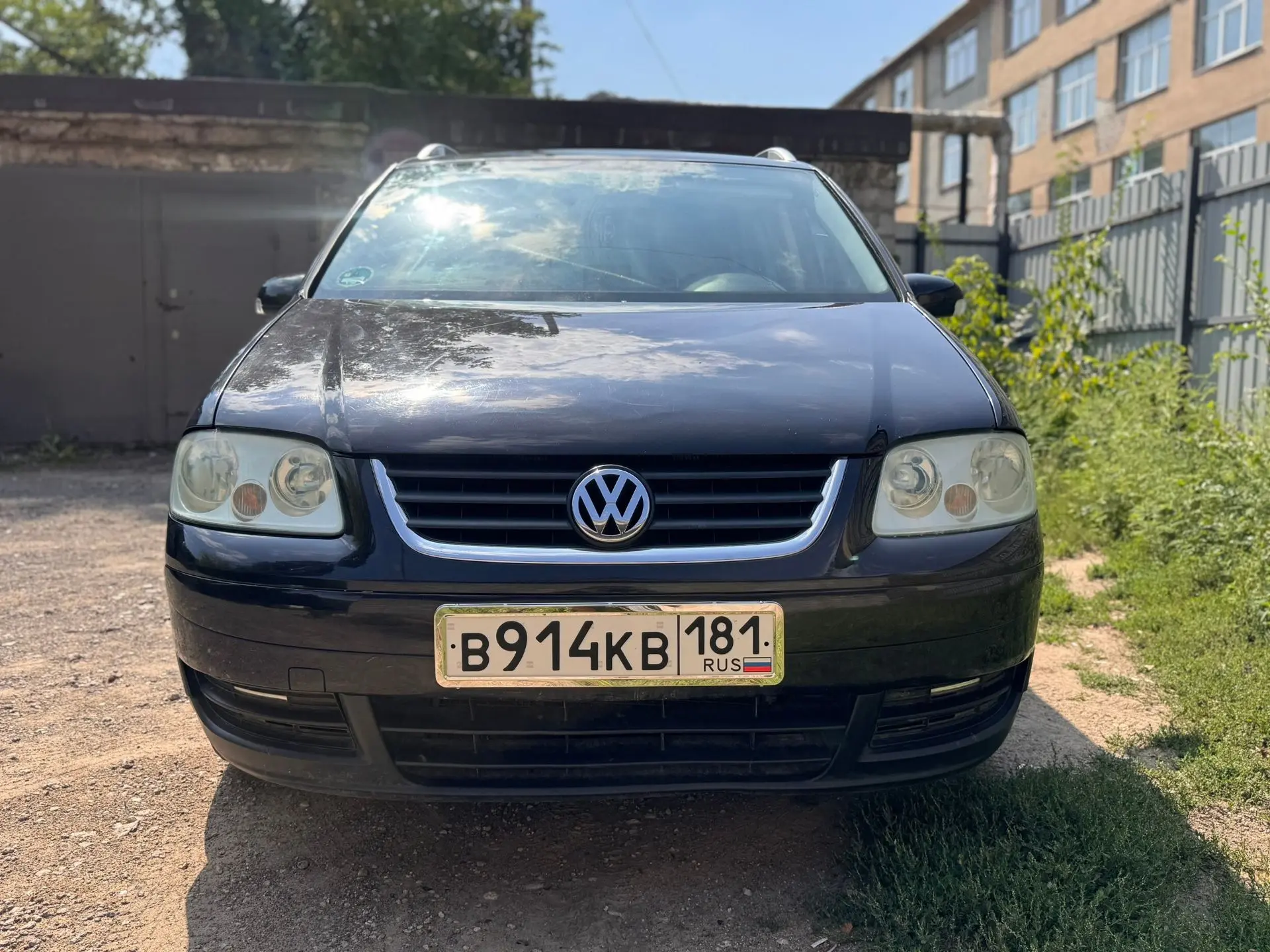 Продам Volkswagen Touran 2005 год 1.6 бензин