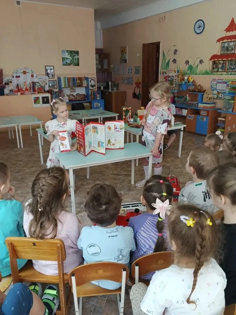 В рамках недели безопасности в старшей группе №8 «Непоседы» была проведена работа по распространению