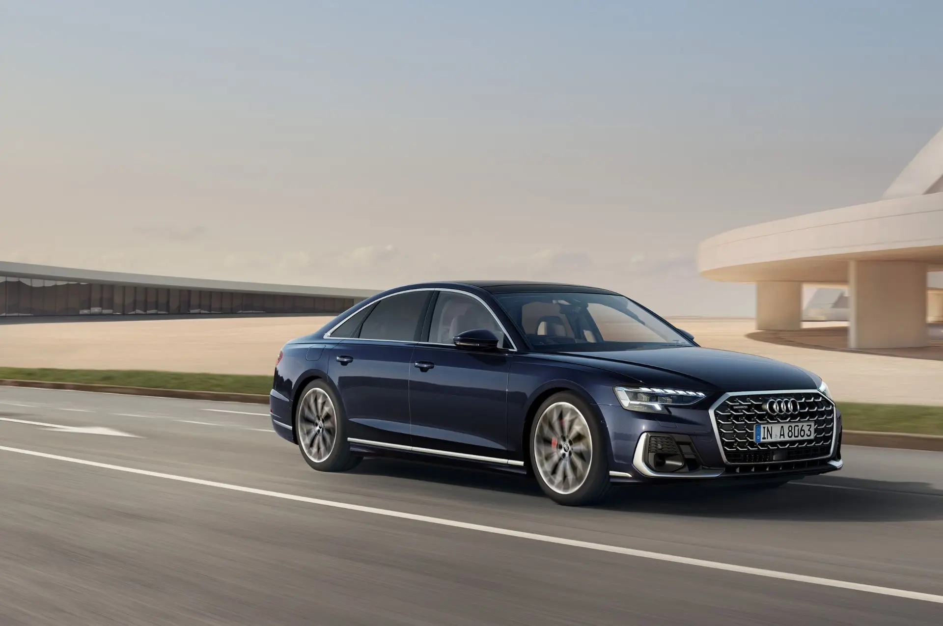 Audi красиво прощается с легендой. Для японского рынка представили эксклюзивную A8 Final Edition — в