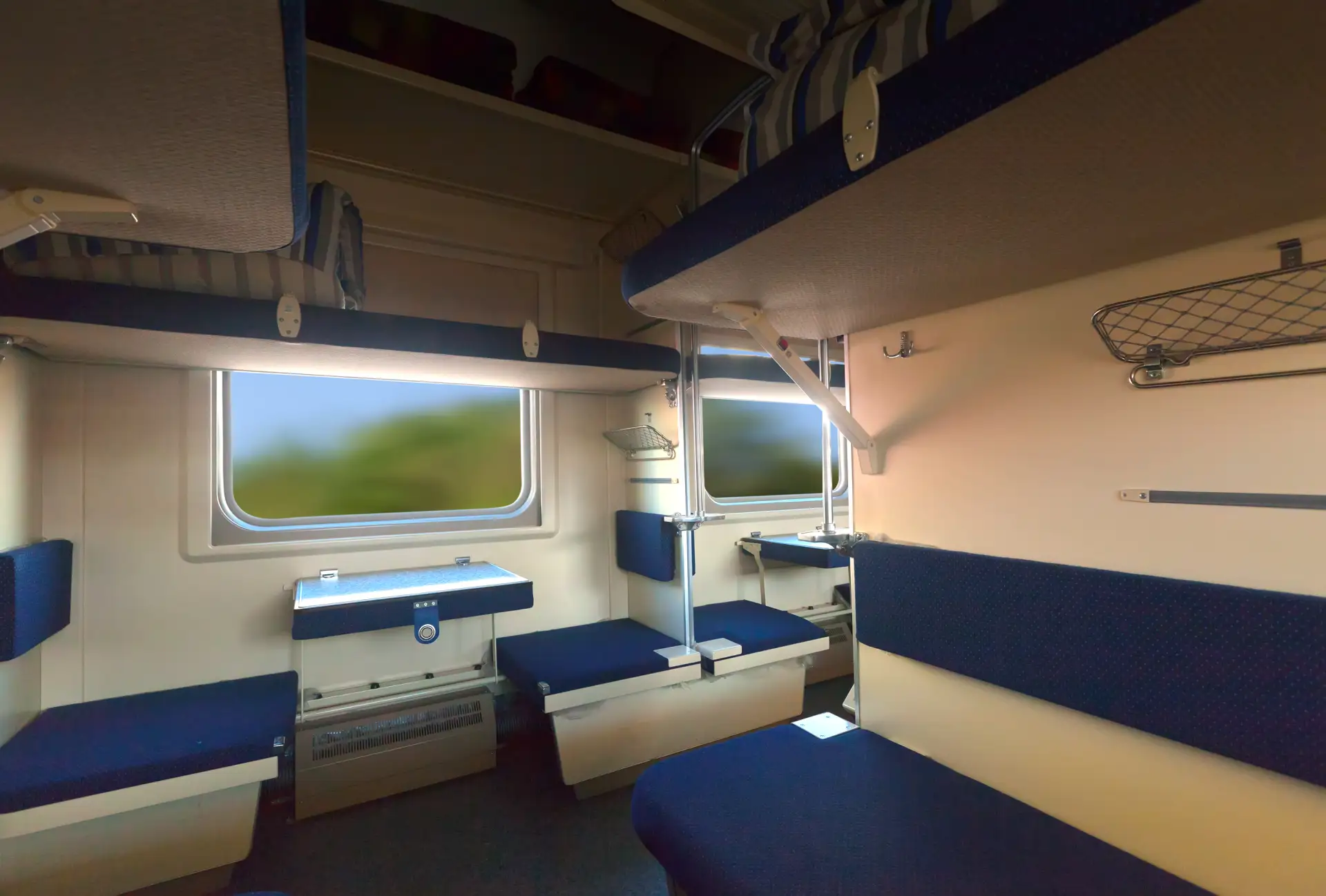 🚄 Для каких электроприборов разрешается использовать розетки в поездах

✅ Розетки в купе предназнач