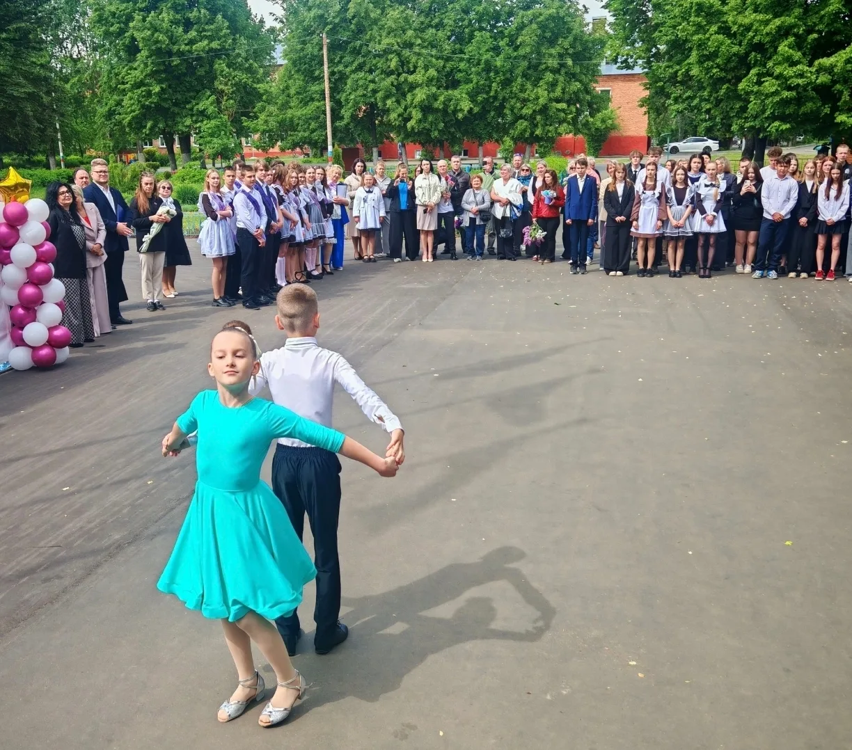 🎉 На последнем звонке прозвучали яркие ритмы таланта! 💥