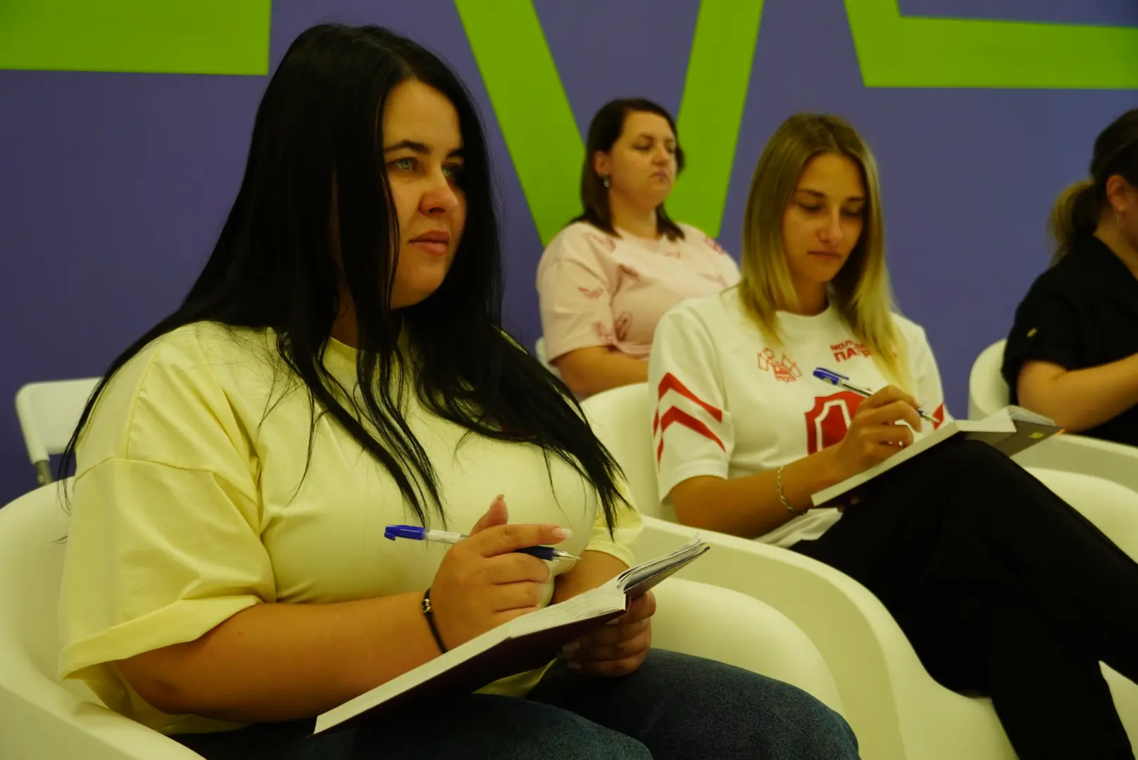 Опасная виртуальная реальность 🌐

Сегодня, 10 июля, специалисты по работе с молодёжью и активисты к