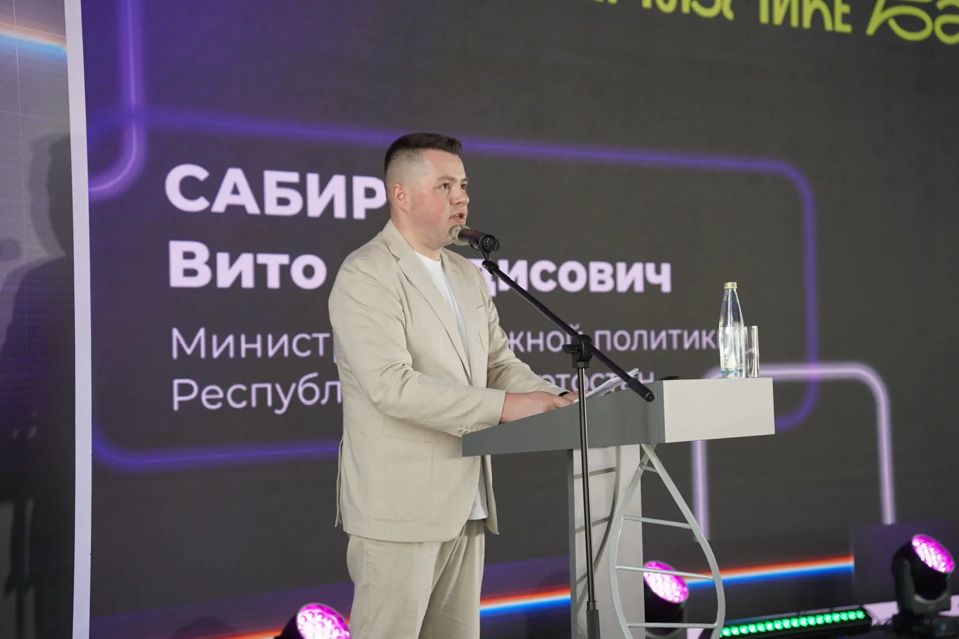Вспоминаю посыл, который часто слышал в детстве – важно бороться за умы молодого поколе...