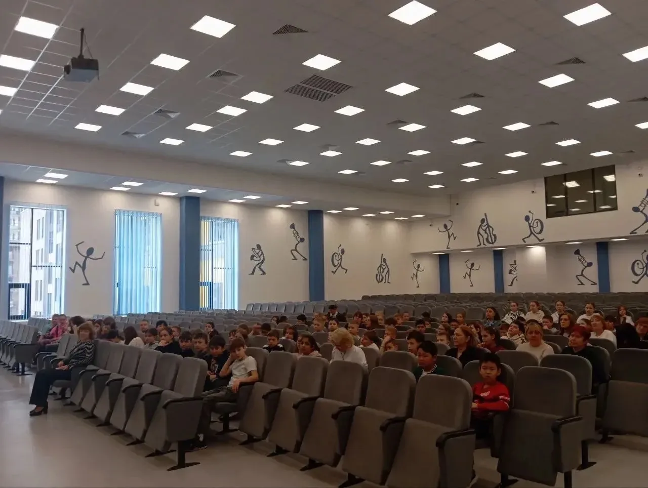 В субботу во втором корпусе также прошёл День Китая. Делимся кадрами 📸