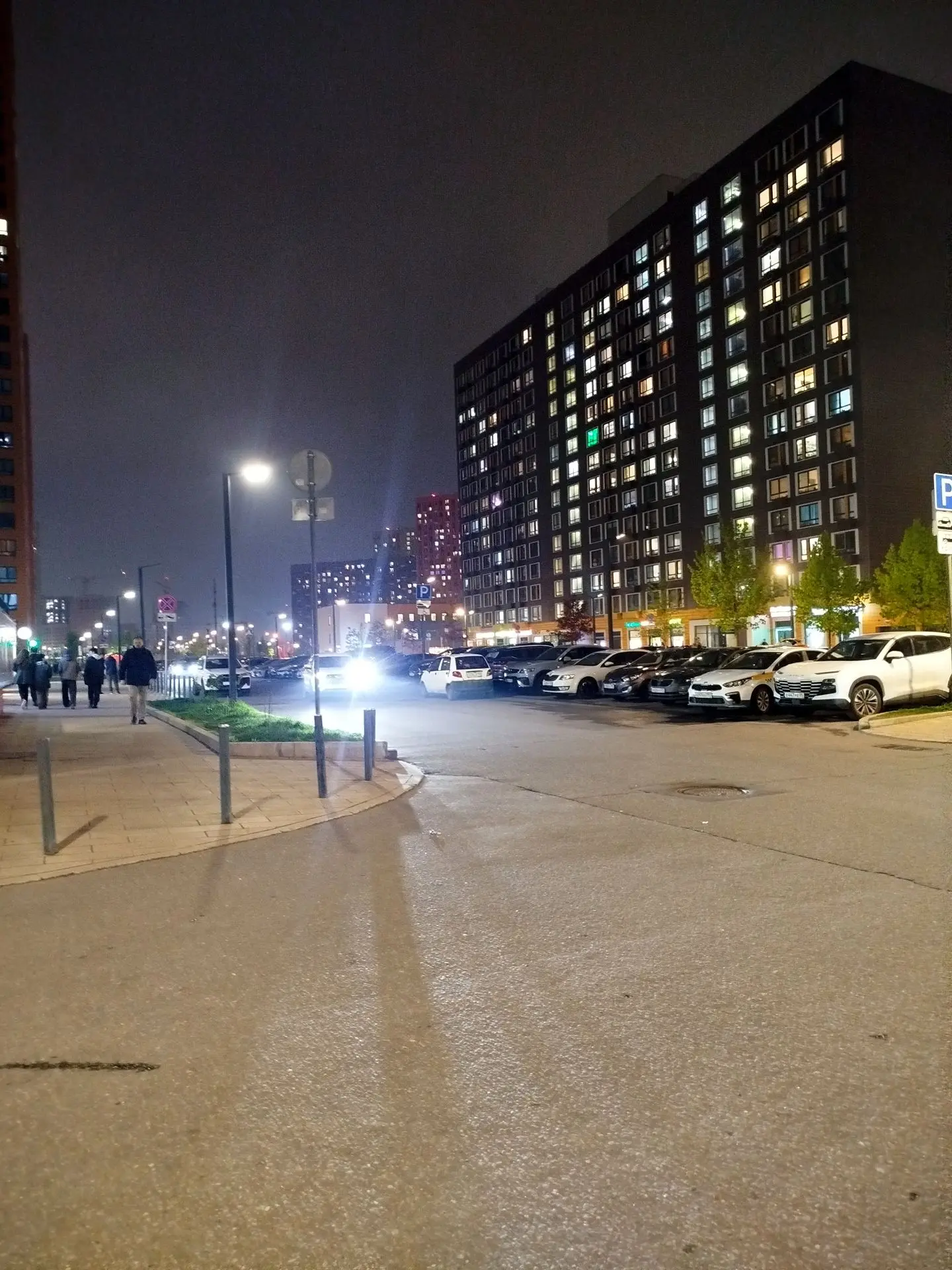 Вечером в Саларьево Парк.