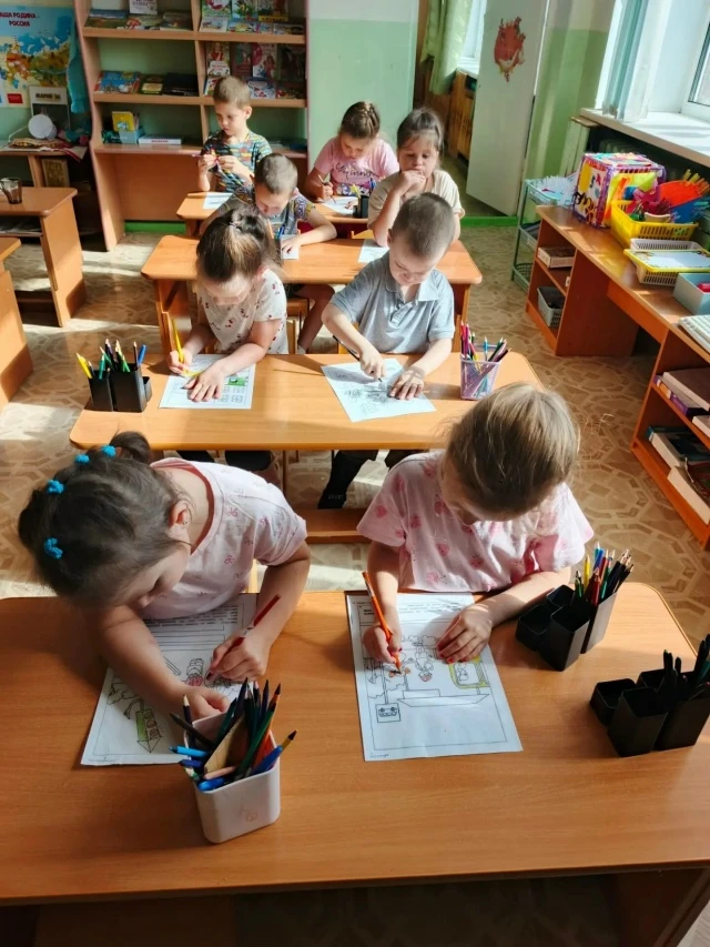 🚦В рамках недели дорожной безопасности "Пассажир №1"  подготовительной группе провели ...