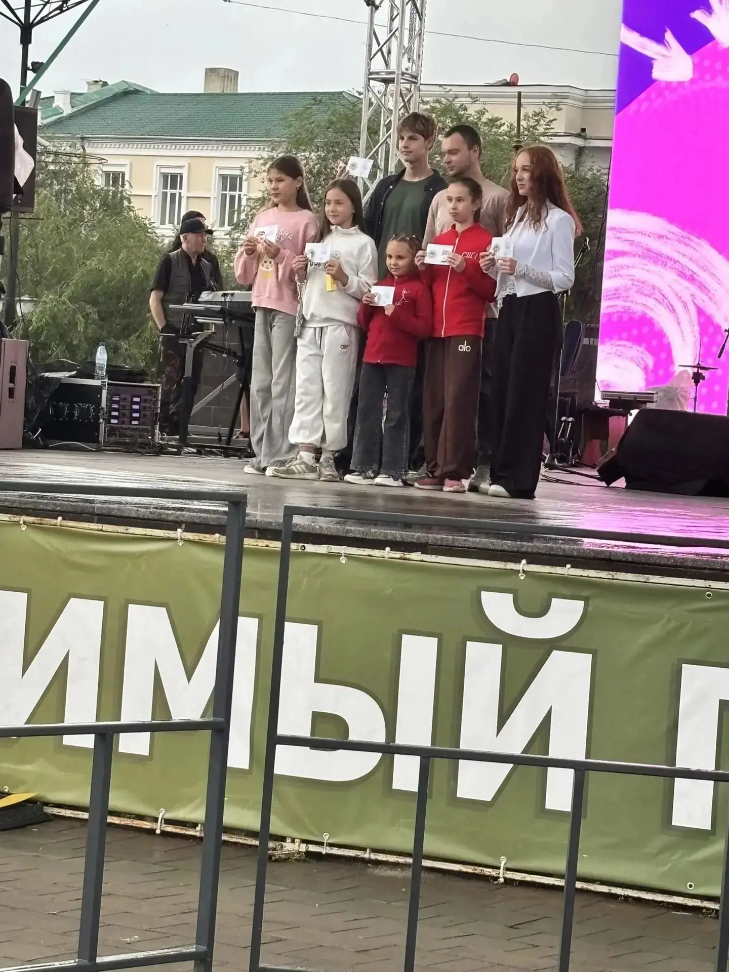 ✨Наши ребята проводят лето с пользой

✨Мишанина Екатерина   из 3А класса получила Золотой значок ГТО